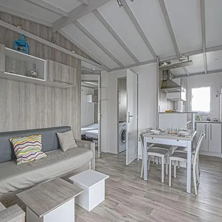 Casa vacanze Pleasant With Garden, Cleaning Included Grandcamp-Maisy