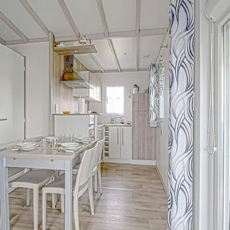 Pleasant With Garden, Cleaning Included * Grandcamp-Maisy